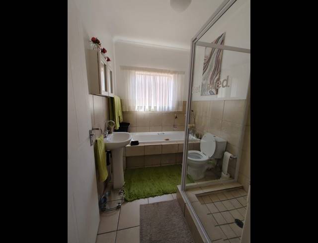 2 BEDROOM PROPERTY TO RENT IN SONNEVELD